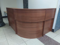 Стойка ресепшн &quot;Эдем&quot; 1600х1600х1170 ОРЕХ
